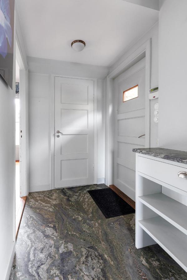 Fantastic 4 Bedroom Home In Bromma With Everything Стокгольм Экстерьер фото