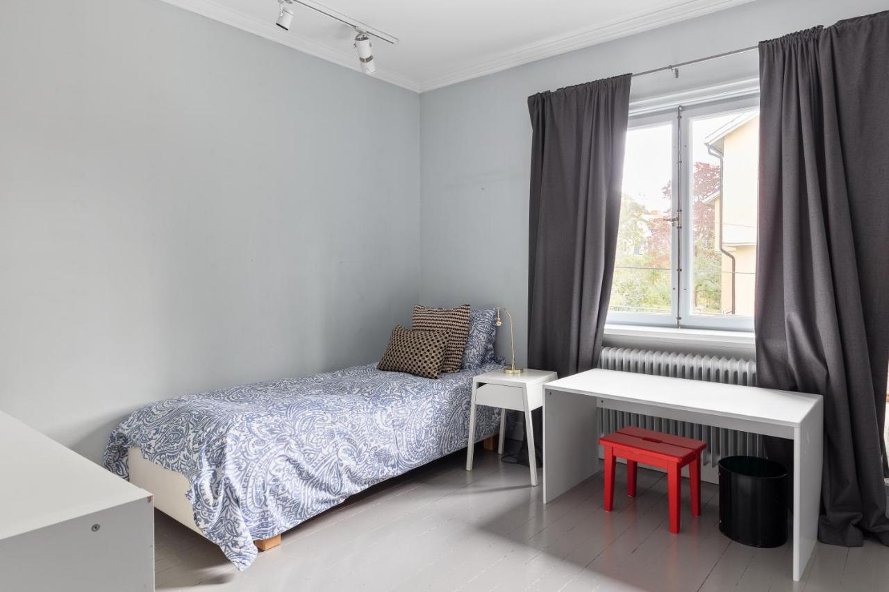 Fantastic 4 Bedroom Home In Bromma With Everything Стокгольм Экстерьер фото