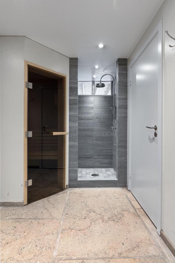 Fantastic 4 Bedroom Home In Bromma With Everything Стокгольм Экстерьер фото