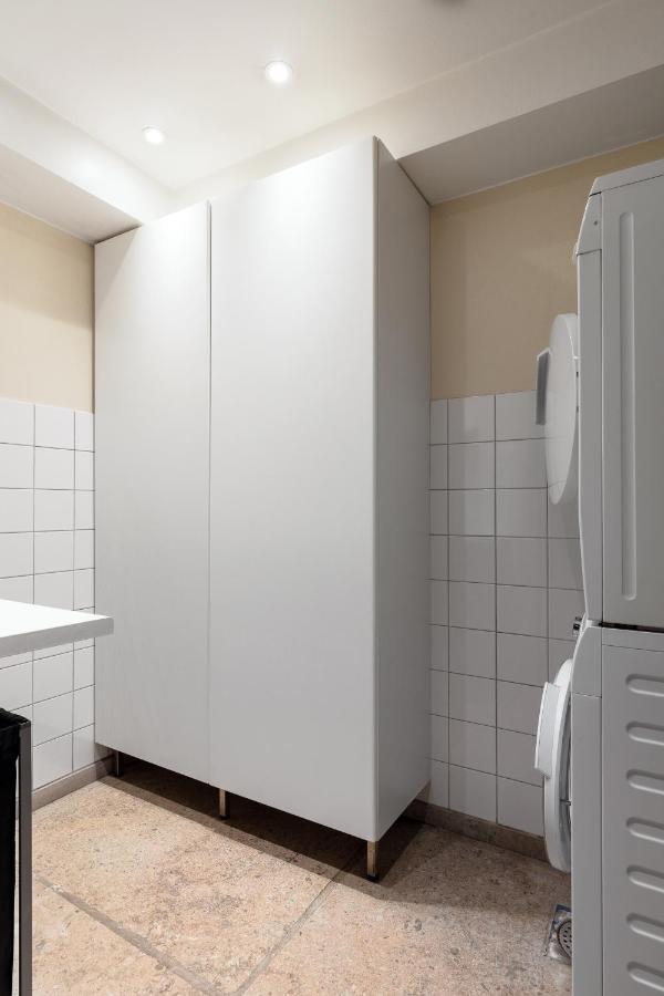 Fantastic 4 Bedroom Home In Bromma With Everything Стокгольм Экстерьер фото