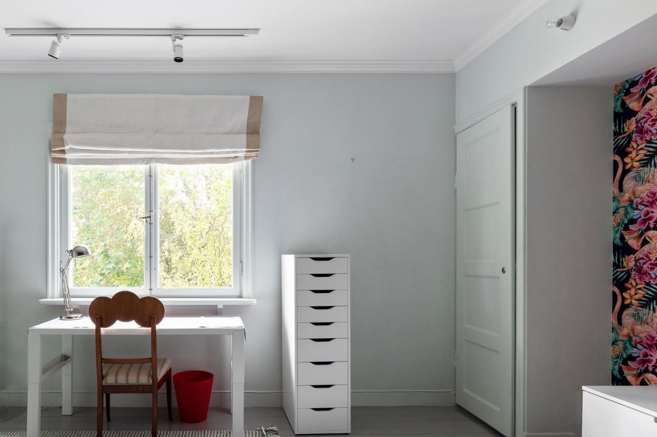 Fantastic 4 Bedroom Home In Bromma With Everything Стокгольм Экстерьер фото
