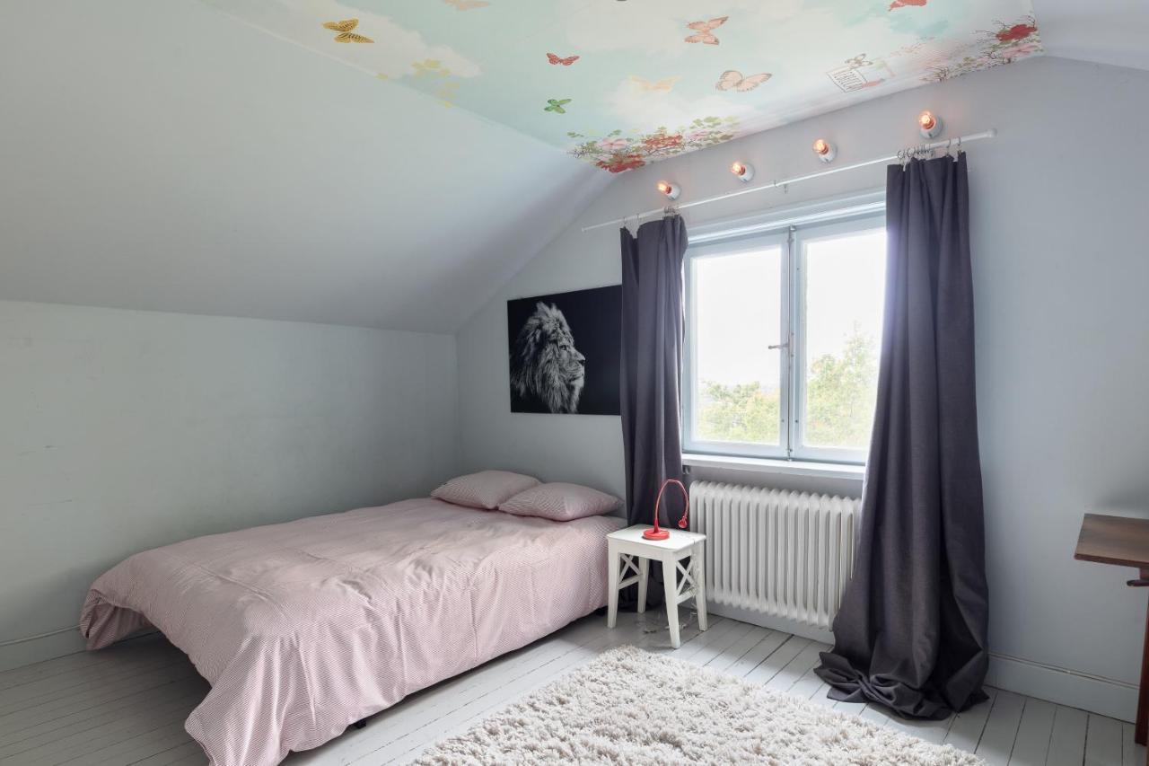 Fantastic 4 Bedroom Home In Bromma With Everything Стокгольм Экстерьер фото